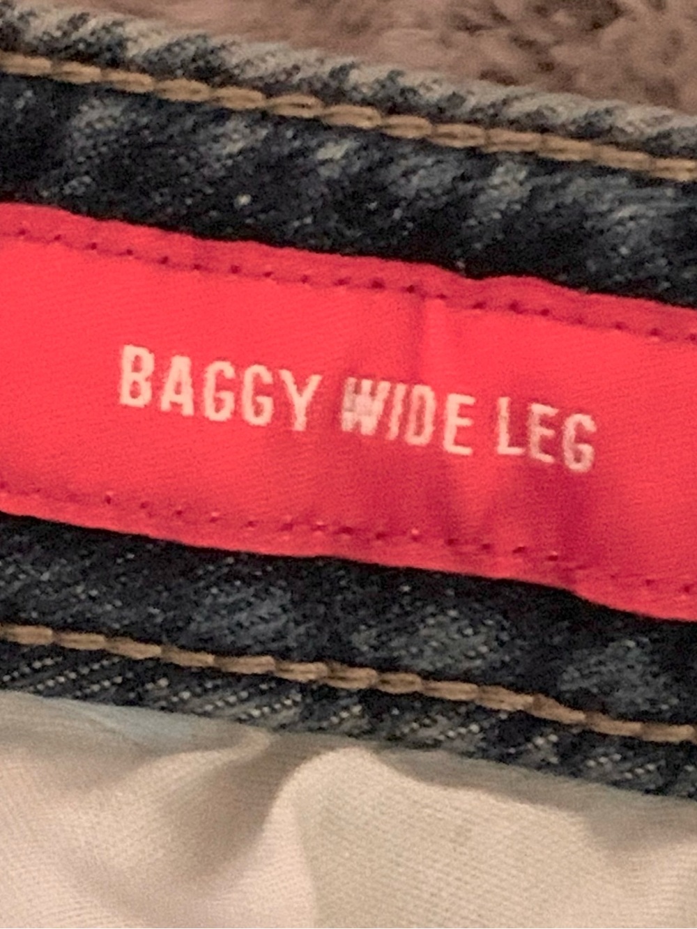 Lucky Brand Baggy Wide Leg Jeans with Laser Heart Motif β’ Size: 4/27 R β’ NWT - Picture 12 of 16